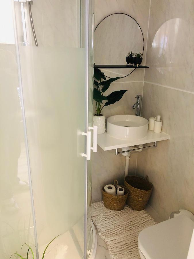 Meezee Pearl Double Bed Lodge With Free Parking Селфорд Екстер'єр фото