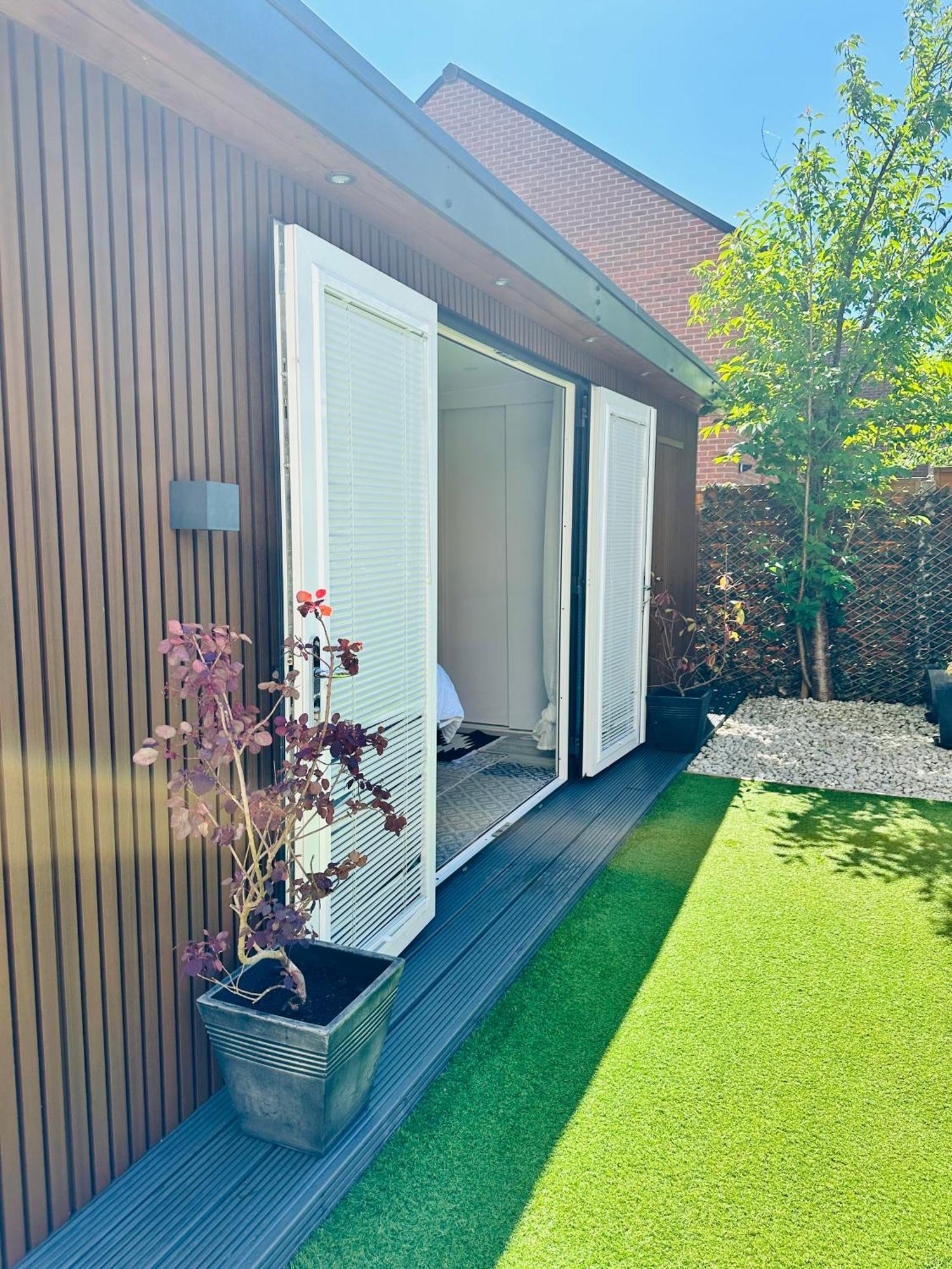 Meezee Pearl Double Bed Lodge With Free Parking Селфорд Екстер'єр фото