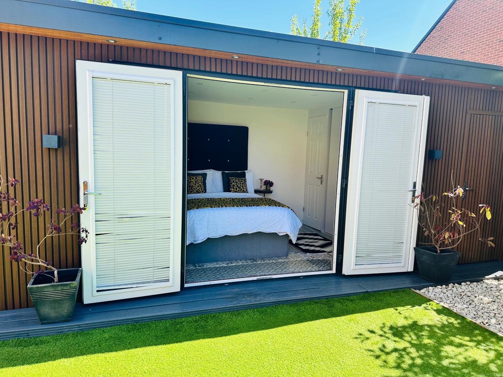 Meezee Pearl Double Bed Lodge With Free Parking Селфорд Екстер'єр фото